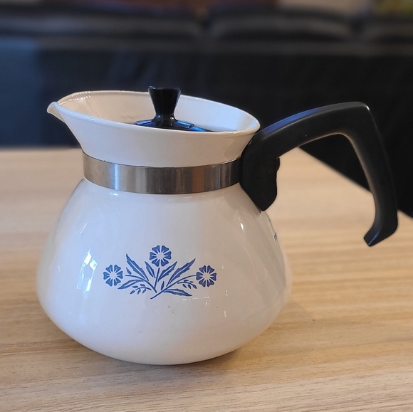 VTG Blue Floral Corningware 2 Qt Coffee Pot & 6 C. Tea Pot Set - Picture 6 of 8